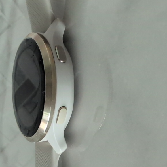 Garmin Venu 2S Smartwatch - Picture 6 of 12